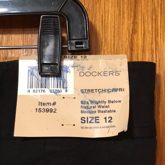 NWT Dockers Chinos Black Capris Size 12 - Picture 3 of 9